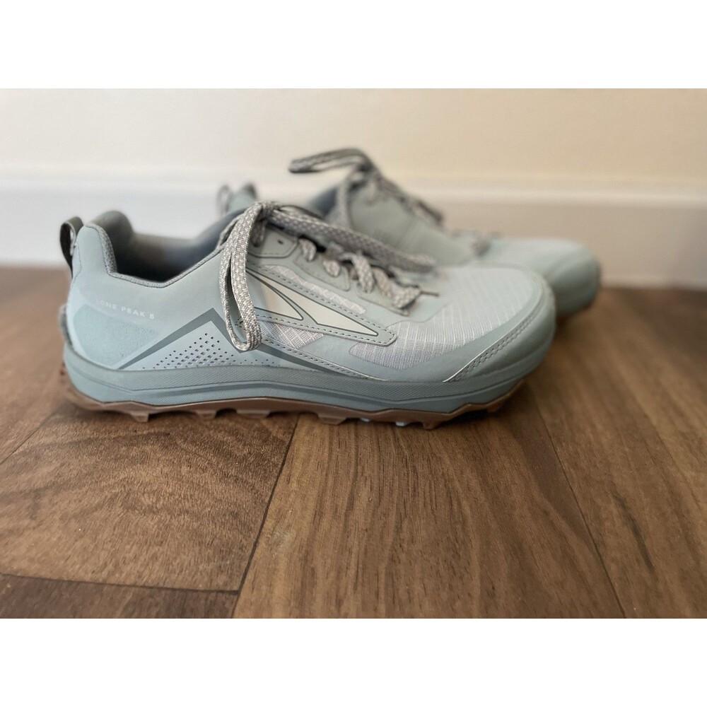 Altra athletic shoes womens size 8 Maxtrac Light Blue Running